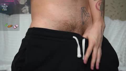 Snapshot of johnstoneisland chatting on 12-17-25, 07:42 John online show from 12-17-25, 07:42