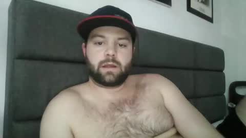 johny28287 online show from 10-18-25, 05:25