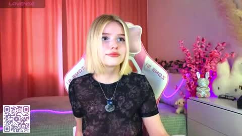 Paula online show from 06-07-26, 02:59