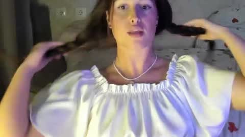 Jojo and Jena online show from 06-10-26, 07:13