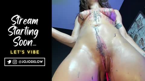 Snapshot of jojodelow chatting on 02-05-25, 03:34 online show from 02-05-25, 03:34