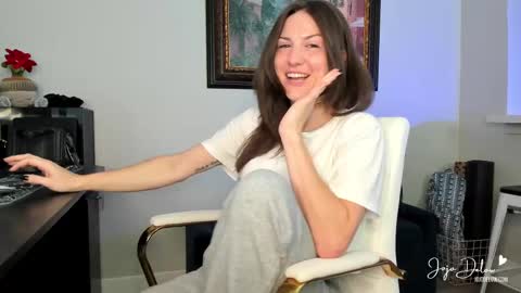 Snapshot of jojodelow chatting on 02-25-25, 08:41 online show from 02-25-25, 08:41