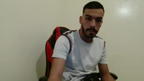 Snapshot of jokerharle1 chatting on 10-26-25, 06:14 ALICEARABIAN online show from 10-26-25, 06:14