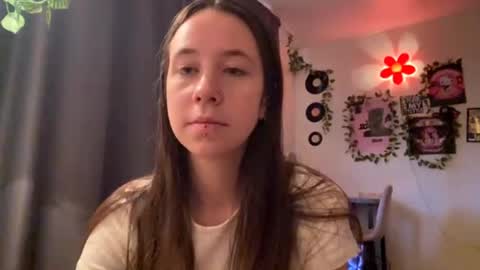 Snapshot of jolandamccammon chatting on 05-20-26, 04:24 I am Joline ntmuLets hit 10 Thumbs Up together online show from 05-20-26, 04:24