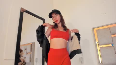 Snapshot of jolie_lov chatting on 02-11-25, 01:30 jolie_lov online show from 02-11-25, 01:30