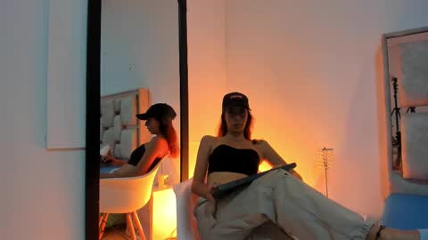 Snapshot of jolie_lov chatting on 02-15-25, 12:54 jolie_lov online show from 02-15-25, 12:54