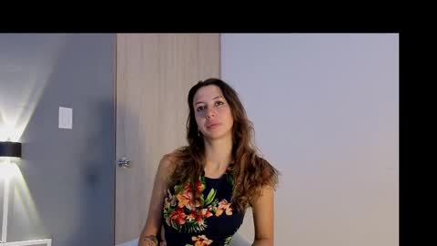Snapshot of jolie_lov chatting on 09-24-25, 01:25 jolie_lov online show from 09-24-25, 01:25