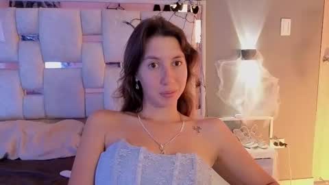 Snapshot of jolie_lov chatting on 10-10-25, 06:07 jolie_lov online show from 10-10-25, 06:07