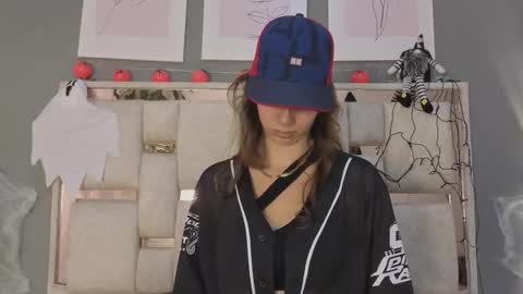 Snapshot of jolie_lov chatting on 10-16-25, 01:23 jolie_lov online show from 10-16-25, 01:23