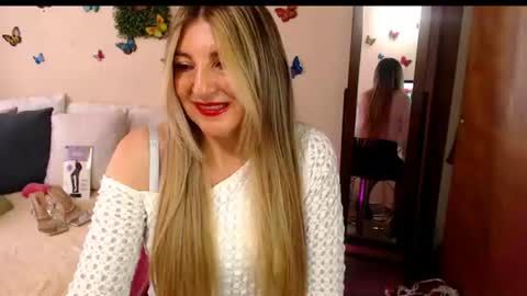 Jolie Mature online show from 06-25-26, 09:52