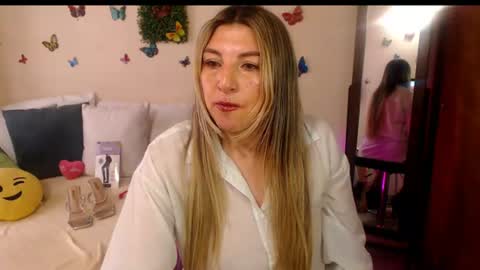 Jolie Mature online show from 06-30-26, 09:05