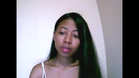 joliekah27 online show from 06-06-26, 07:02