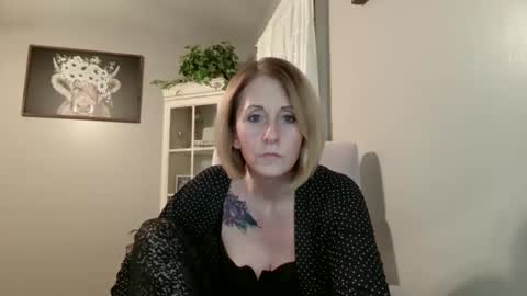 Jolie online show from 04-11-26, 12:59