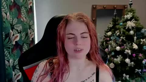 Snapshot of jolly_doll_ chatting on 12-13-24, 07:47 Jolly online show from 12-13-24, 07:47
