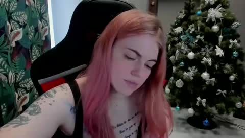 Snapshot of jolly_doll_ chatting on 12-14-24, 06:02 Jolly online show from 12-14-24, 06:02