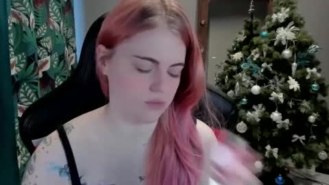Snapshot of jolly_doll_ chatting on 12-16-24, 03:40 Jolly online show from 12-16-24, 03:40