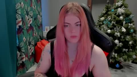 Snapshot of jolly_doll_ chatting on 12-19-24, 03:18 Jolly online show from 12-19-24, 03:18