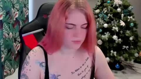 Snapshot of jolly_doll_ chatting on 12-20-24, 06:29 Jolly online show from 12-20-24, 06:29