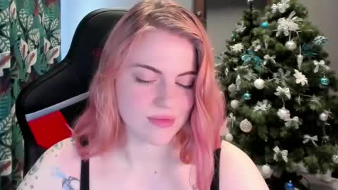 Snapshot of jolly_doll_ chatting on 12-27-24, 09:17 Jolly online show from 12-27-24, 09:17