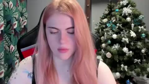 Snapshot of jolly_doll_ chatting on 12-28-24, 02:43 Jolly online show from 12-28-24, 02:43