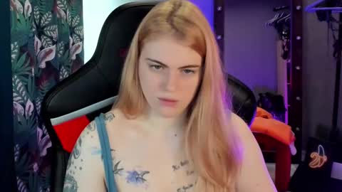 Snapshot of jolly_doll_ chatting on 01-20-25, 05:48 Jolly online show from 01-20-25, 05:48