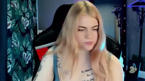 Snapshot of jolly_doll_ chatting on 01-23-25, 02:55 Jolly online show from 01-23-25, 02:55