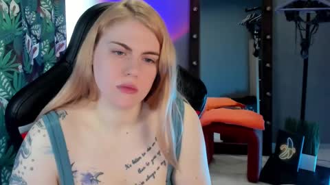 Snapshot of jolly_doll_ chatting on 01-27-25, 05:58 Jolly online show from 01-27-25, 05:58