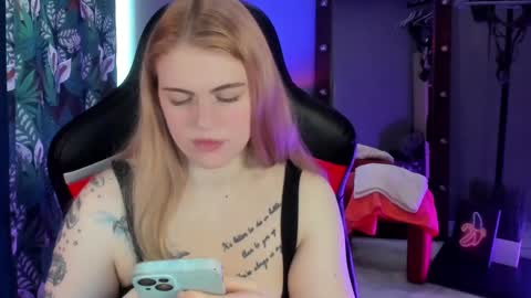 Snapshot of jolly_doll_ chatting on 02-21-25, 03:56 Jolly online show from 02-21-25, 03:56