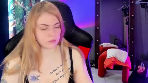 Snapshot of jolly_doll_ chatting on 02-28-25, 04:54 Jolly online show from 02-28-25, 04:54
