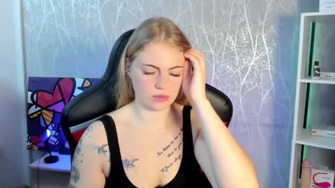 Snapshot of jolly_doll_ chatting on 09-18-25, 02:57 Jolly online show from 09-18-25, 02:57