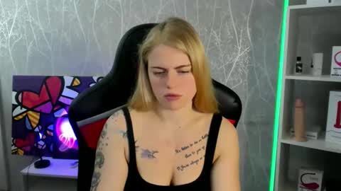 Snapshot of jolly_doll_ chatting on 10-02-25, 02:51 Jolly online show from 10-02-25, 02:51