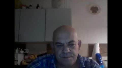 Snapshot of jolmasz30 chatting on 12-21-25, 02:35 jolmasz30 online show from 12-21-25, 02:35