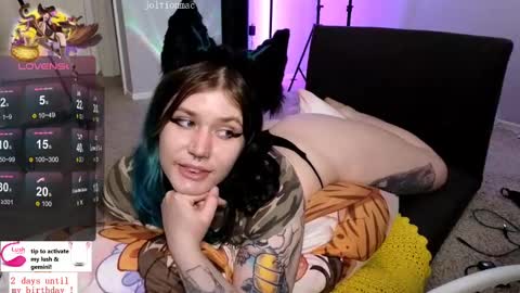 Snapshot of joltionmac chatting on 02-27-25, 06:31 JoltionMac JJ online show from 02-27-25, 06:31