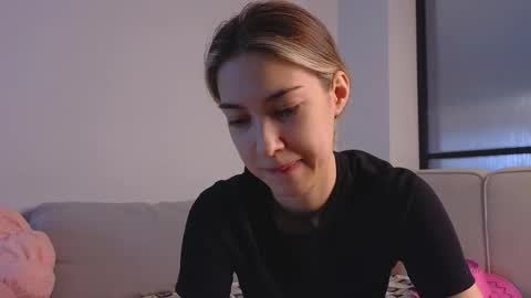 Snapshot of jolyndeb chatting on 10-04-25, 11:08 Viola online show from 10-04-25, 11:08