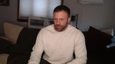 Snapshot of jonariesxxx chatting on 02-12-26, 10:05 Jon Aries online show from 02-12-26, 10:05