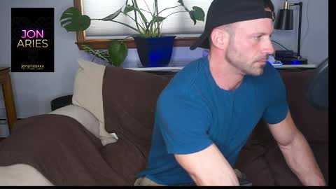 Snapshot of jonariesxxx chatting on 04-05-26, 02:03 Jon Aries online show from 04-05-26, 02:03
