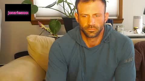 Snapshot of jonariesxxx chatting on 04-12-26, 01:16 Jon Aries online show from 04-12-26, 01:16