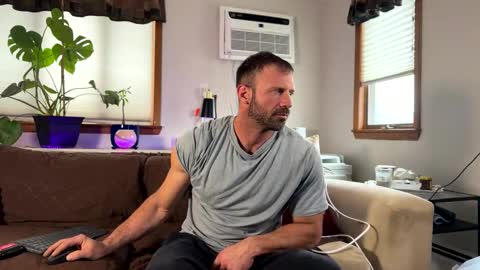 Snapshot of jonariesxxx chatting on 04-26-26, 12:47 Jon Aries online show from 04-26-26, 12:47
