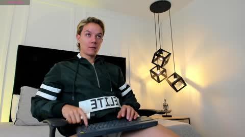Jonathan Danielss  online show from 01-21-25, 11:35