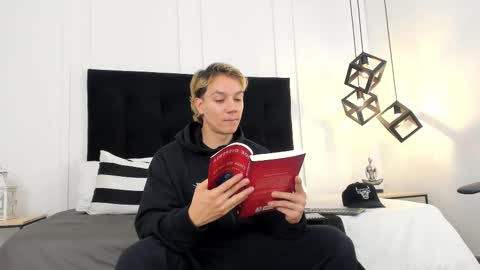Jonathan Danielss  online show from 02-12-25, 11:51
