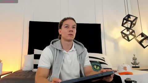 Jonathan Danielss  online show from 02-13-25, 01:05