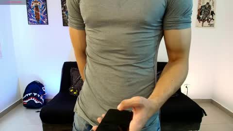 Instagram jonathanfit14 online show from 04-18-26, 09:04