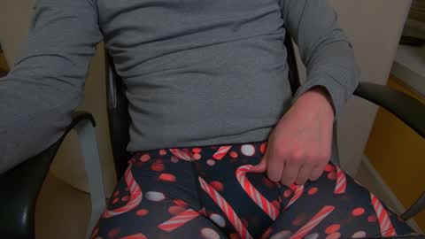Snapshot of joneszy145 chatting on 12-07-24, 04:31 WhteGuy online show from 12-07-24, 04:31