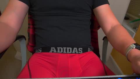 Snapshot of joneszy145 chatting on 02-16-25, 02:53 WhteGuy online show from 02-16-25, 02:53