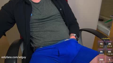Snapshot of joneszy145 chatting on 02-19-25, 04:12 WhteGuy online show from 02-19-25, 04:12