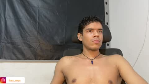 Snapshot of jonhsebastiann chatting on 05-17-26, 04:21 John online show from 05-17-26, 04:21