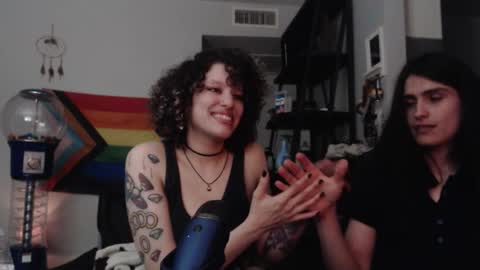 Snapshot of jonmessfan chatting on 10-30-25, 06:37 jonmessfan online show from 10-30-25, 06:37