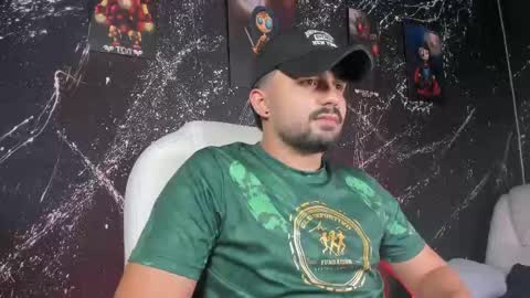 Snapshot of jonnsnow_ chatting on 11-09-25, 04:33 JonSnow online show from 11-09-25, 04:33