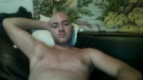 Snapshot of jonnyblow chatting on 12-11-24, 02:44 J online show from 12-11-24, 02:44