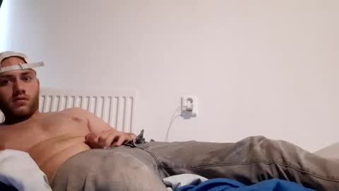 Snapshot of jonnyblow chatting on 09-10-25, 03:56 J online show from 09-10-25, 03:56